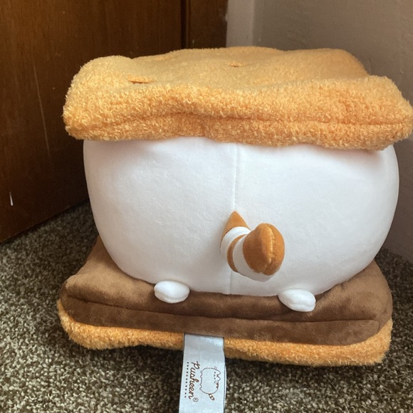 Pusheen S’more Plushie - Picture 4 of 5
